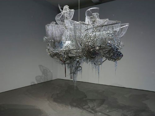 Lee Bul, 〈State of Reflection〉, 2016. crystal, glass and acrylic beeds, mirrors, stainless steel, aluminum and black nichel rods, steel and bronze chains, and aluminum armature, 189 x 178 x 136 cm, courtesy the artist and Galerie Thaddeus Ropac  ⒸArtist ⒸThe EVA International