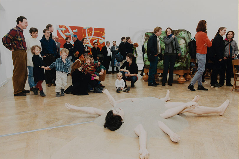 Irene Maag and Chen Tan, performance view, 〈Regionale 2000〉, Kunsthalle Basel, 2000. PhotoⒸErwin Zbinden