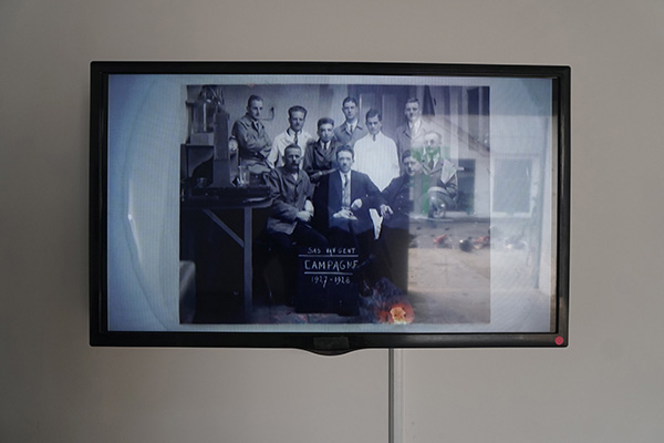 Noorderlicht & ruangrupa, 〈새콤달콤한 설탕 이야기, 인도네시아의 역사적 사진들〉, 2017. 사진 아카이브, 비디오 설치 ⓒNoorderlicht & ruangrupa 제공 ⓒOK. Video