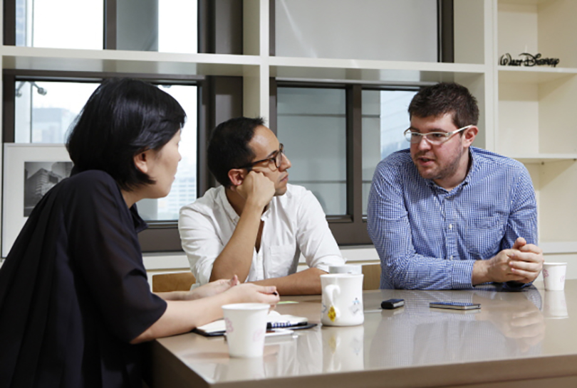 From L: Kim Hyun-jin, Inti Guerrero, and Cosmin Costinas