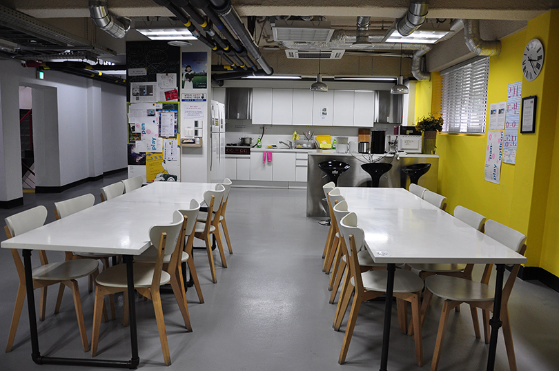 Communal Kitchen used by Artists in Residence ⓒSeoul Art Space Geumcheon