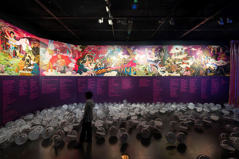 Rhaomi and Cho Kyung-kyu's 16-meter-long painting chronicles the life, dance and art of Ahn Eun-me. Courtesy of SeMA