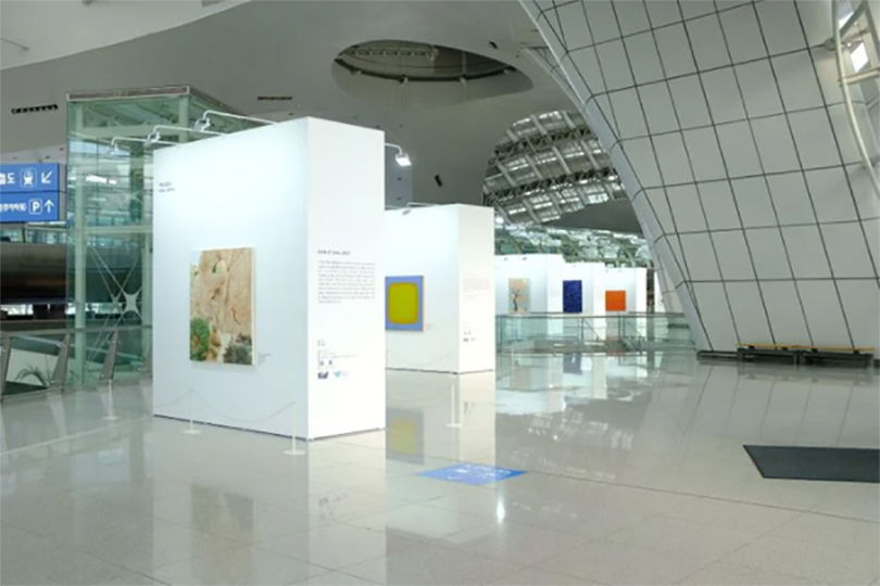 Exhibition view : We Connect Art & Future, Kiaf And Incheon Airport, Incheon International Airport, Seoul(27 September-22 October 2021). Courtesy KIAF.