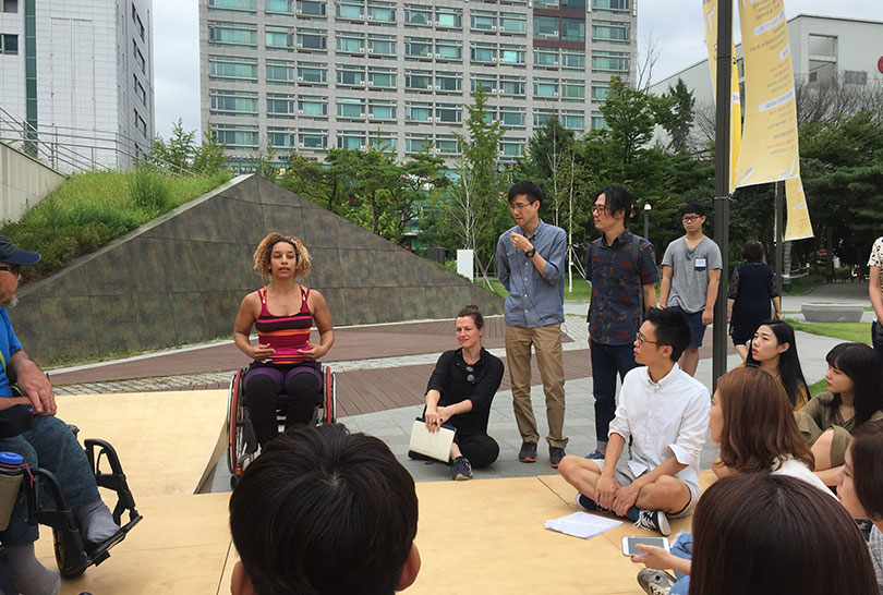 Above) Taeyoon Choi, ‘Uncertainty School,’ 2016, education program, SeMA Biennale Mediacity Seoul 2016. Below) Sara Hendren and Alice Sheppard at the Seminar 3, ‘Ramp and Accessibility Mapping’, SeMA Biennale Mediacity Seoul 2016.