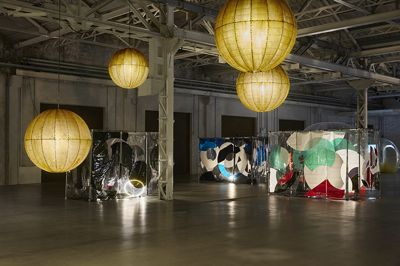 Anicka Yi,Metaspore, exhibition view, Pirelli HangarBicocca, Milan, 2022Courtesy the artist and Pirelli HangarBicocca, MilanPhoto Agostino Osio