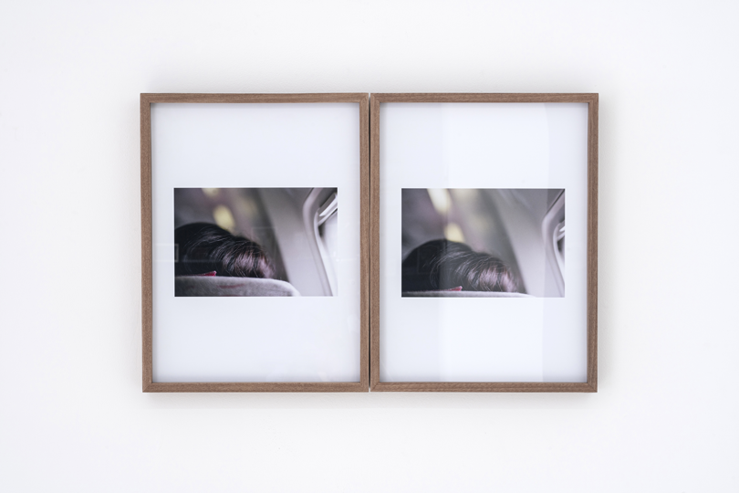 〈in the Air (1st try) 2016〉, 〈in the Air (2nd try) 2016〉, 2020, archival pigment print, cherry wood frame, glass, 40 × 30 cm each. 사진제공 국립현대미술관 고양레지던시.